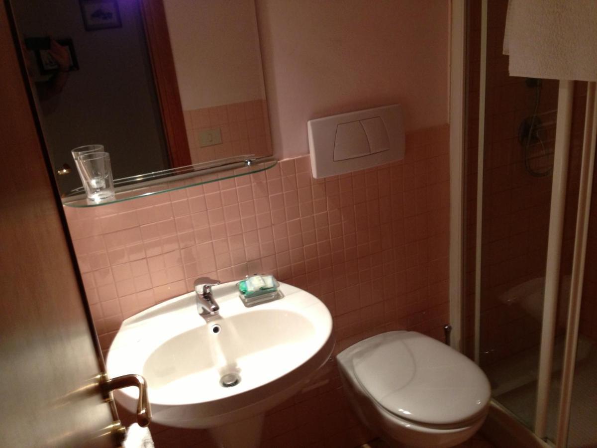 B&B Vicolo Vecchio Терачина Екстериор снимка